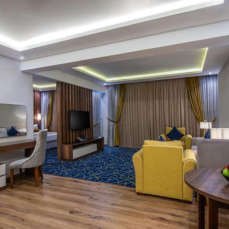 The Palace Hotel Suites Khamis Mushait Eksteriør billede