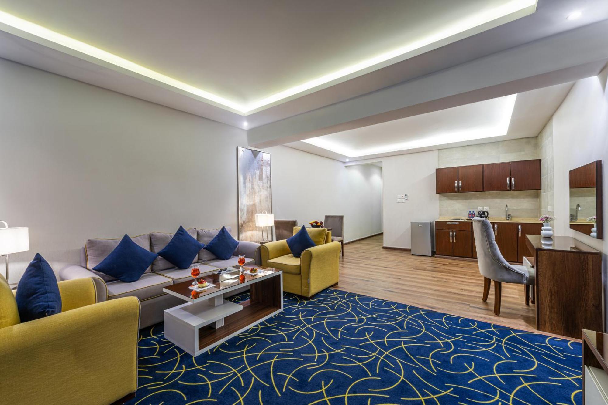 The Palace Hotel Suites Khamis Mushait Eksteriør billede
