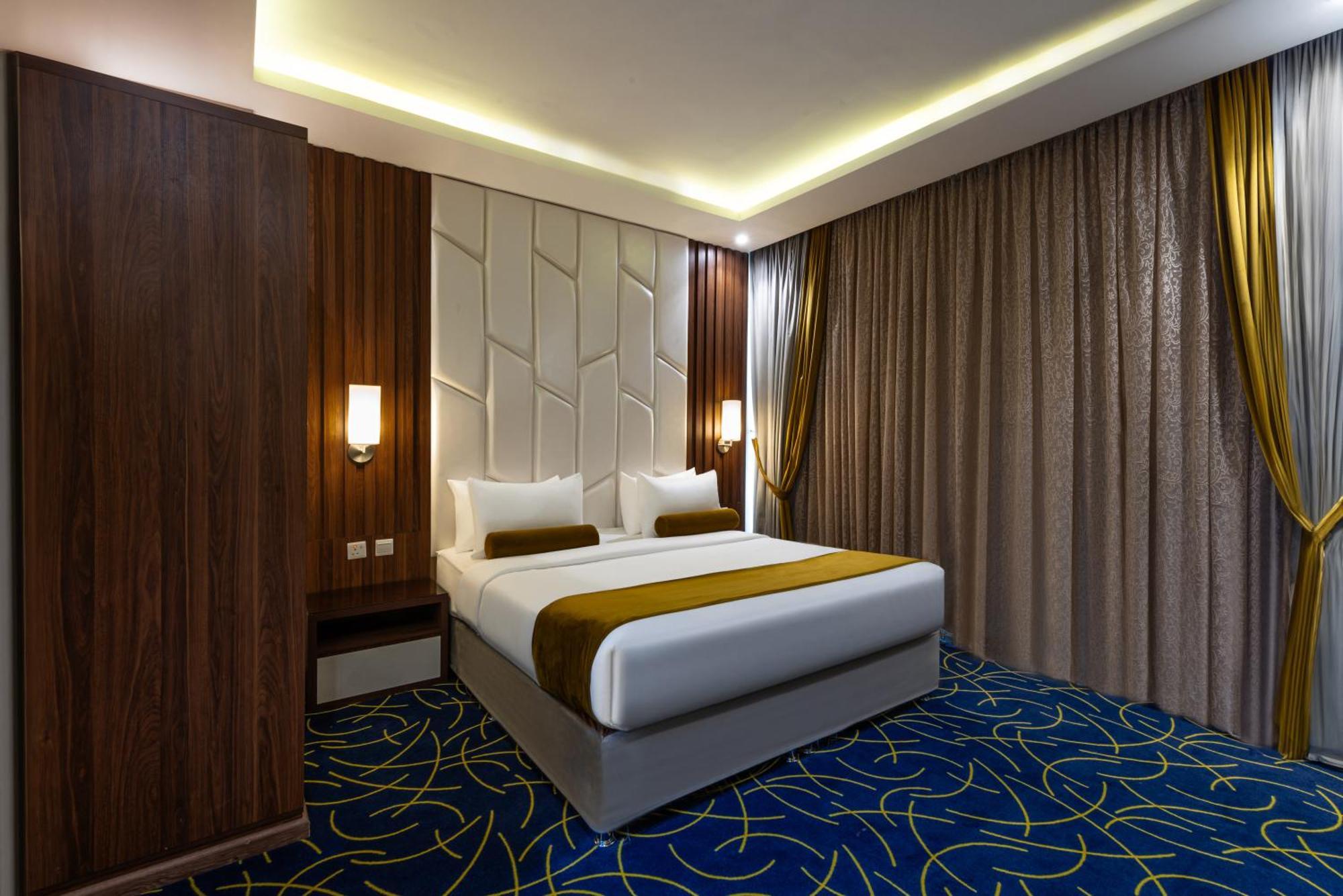 The Palace Hotel Suites Khamis Mushait Eksteriør billede
